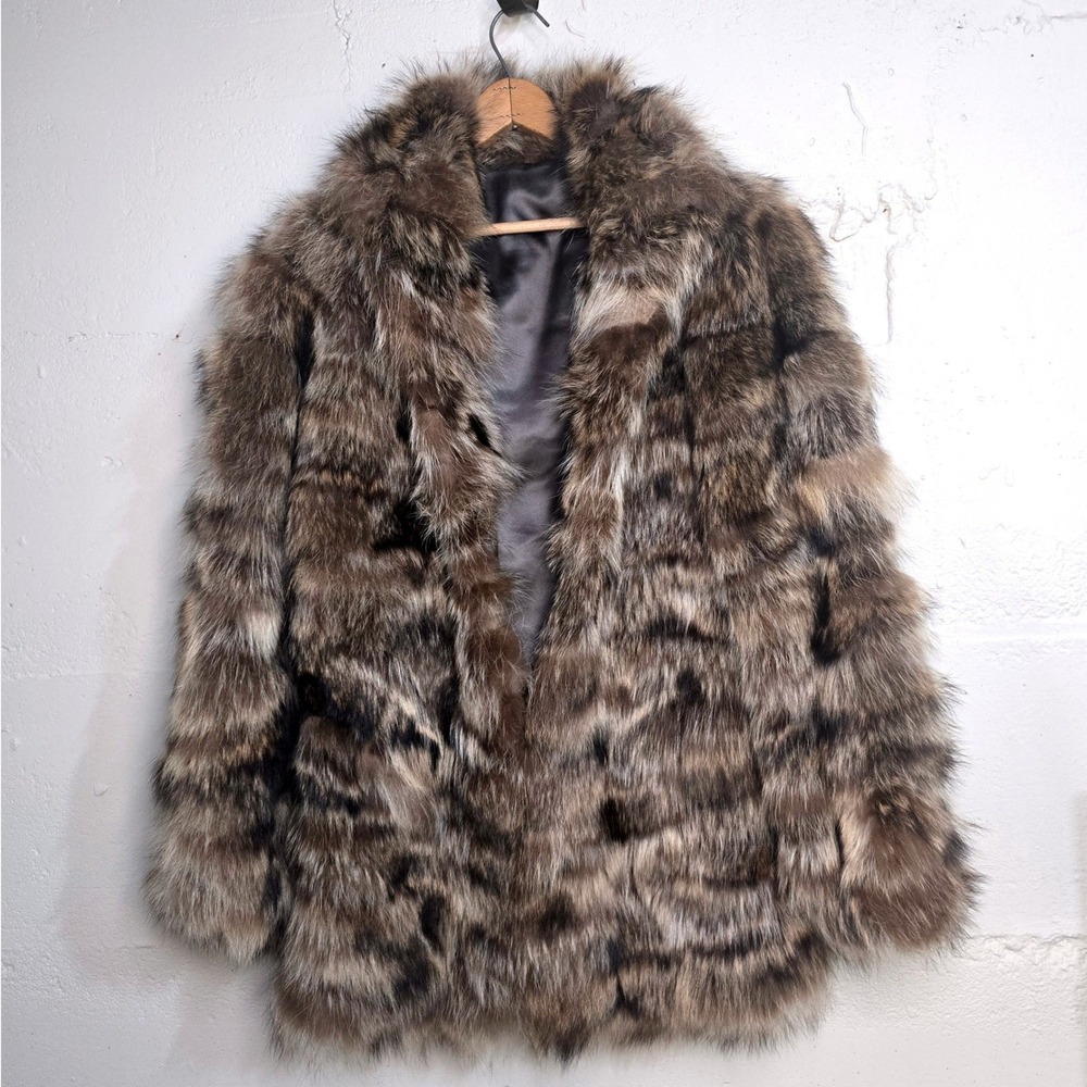 Luxurious Vintage Raccoon Fur Coat - Medium - Natural Stripes, Soft‎ Dense Pelts